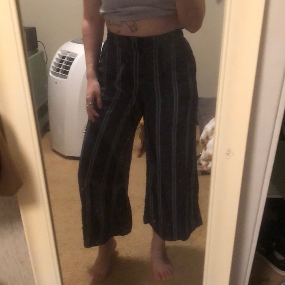 Cropped Hollister Flowy Pants - Picture 2 of 2